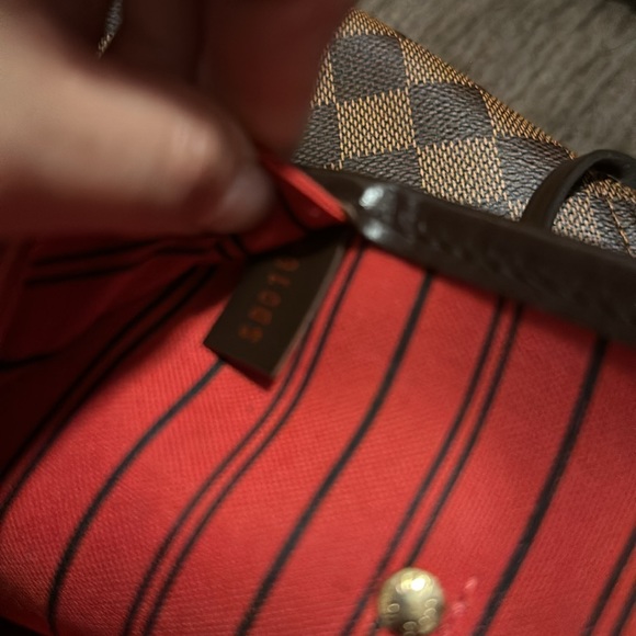 Authentic Louis Vuitton Neverfull MM in Damier Enene - Picture 10 of 12